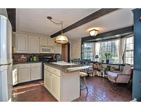 11 W Pine Dr, Walpole, MA 02081 photo 9