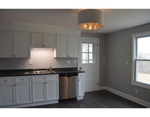 40 Fuller St, Chicopee, MA 01020 photo 9