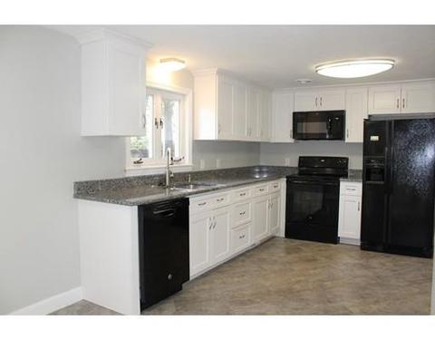 154 Carnavon Cir, Springfield, MA 01109 photo 2