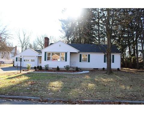 154 Carnavon Cir, Springfield, MA 01109 photo 1