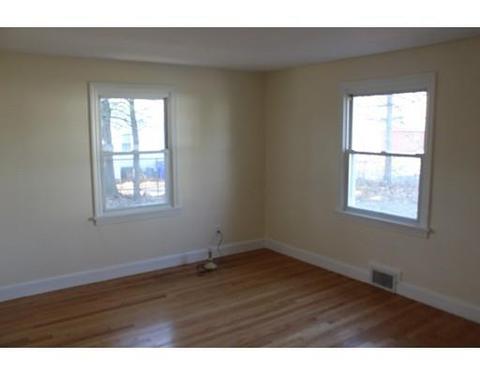 154 Carnavon Cir, Springfield, MA 01109 photo 9