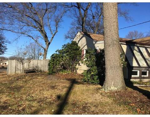 94 Mountainview St, Chicopee, MA 01020 photo 3