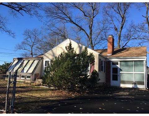 94 Mountainview St, Chicopee, MA 01020 photo 2