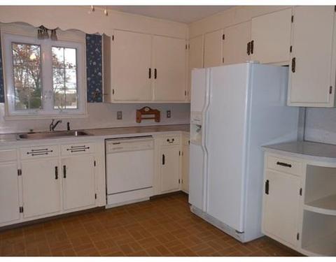 85 Overlook Dr, Springfield, MA 01118 photo 8
