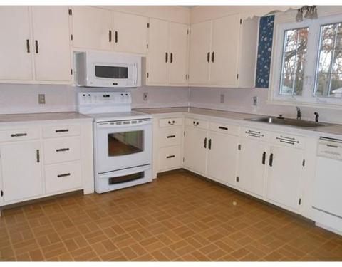85 Overlook Dr, Springfield, MA 01118 photo 7
