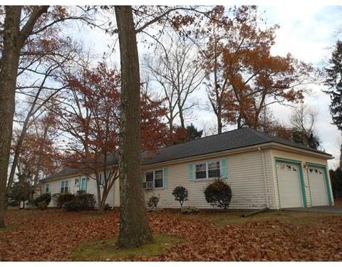 85 Overlook Dr, Springfield, MA 01118 photo 1