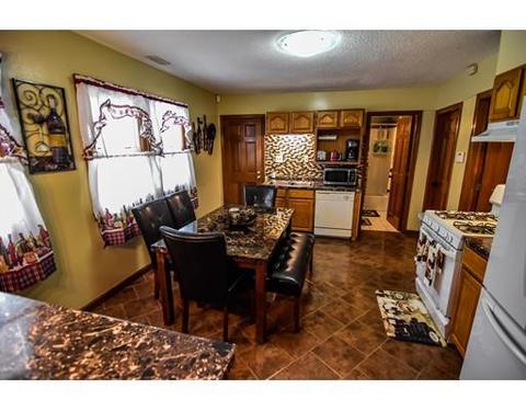 92 Cherrelyn St, Springfield, MA 01104 photo 4