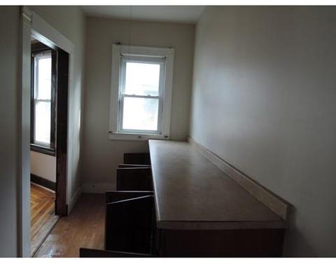 52 Colonial Ave, Springfield, MA 01109 photo 8