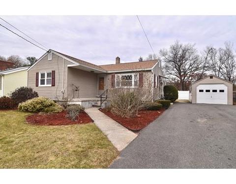 40 Gardens Dr, Springfield, MA 01119 photo 2