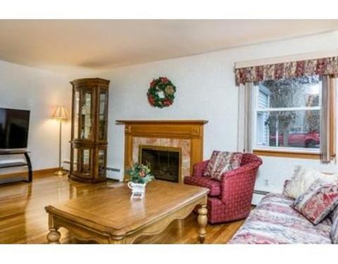 22 Dawn St, Chicopee, MA 01020 photo 6