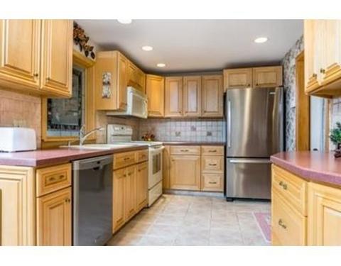 22 Dawn St, Chicopee, MA 01020 photo 8