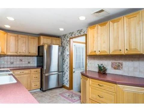 22 Dawn St, Chicopee, MA 01020 photo 9