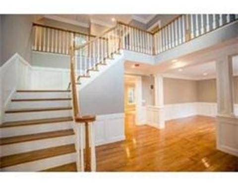 29 Pine St, Needham, MA 02492 photo 2