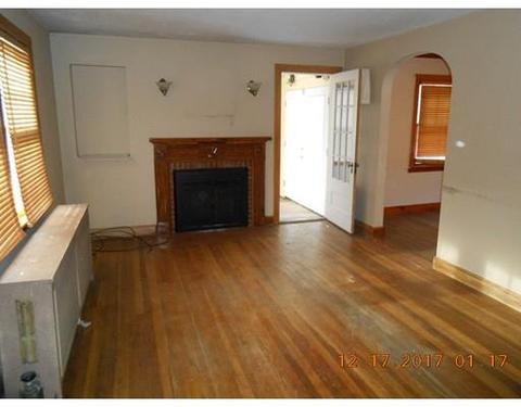 28 Kazbeck St, Springfield, MA 01151 photo 6