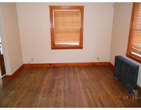 28 Kazbeck St, Springfield, MA 01151 photo 5