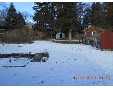28 Kazbeck St, Springfield, MA 01151 photo 3