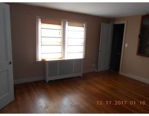 28 Kazbeck St, Springfield, MA 01151 photo 9