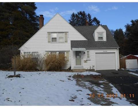 28 Kazbeck St, Springfield, MA 01151 photo 2