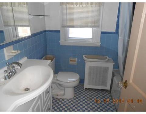 28 Kazbeck St, Springfield, MA 01151 photo 7