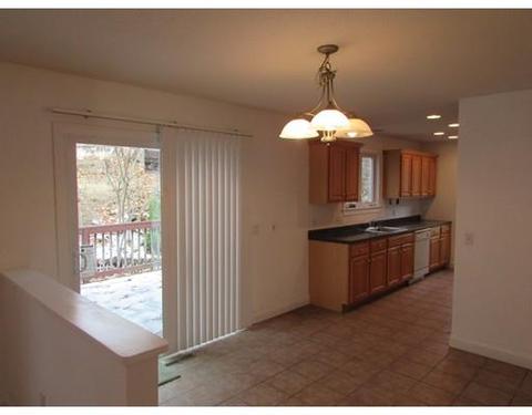 33 Villanova St, East Longmeadow, MA 01028 photo 6