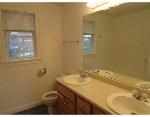 33 Villanova St, East Longmeadow, MA 01028 photo 8