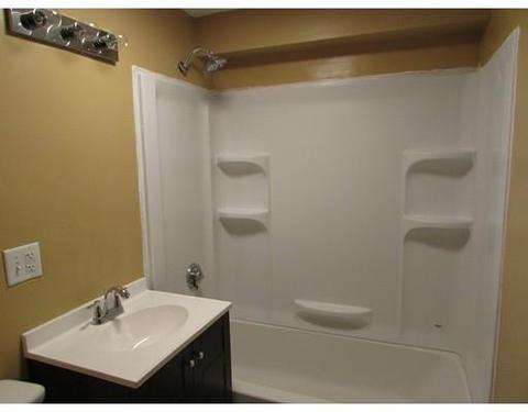 1070 Berkshire Ave, Springfield, MA 01151 photo 9