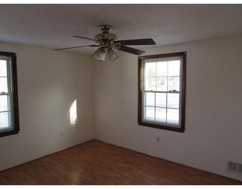 1070 Berkshire Ave, Springfield, MA 01151 photo 8