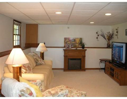 35 Etre Dr, Worcester, MA 01604 photo 4