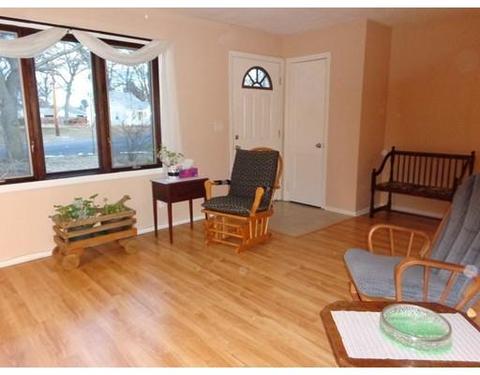 11 Mccarthy Ave, Chicopee, MA 01020 photo 11