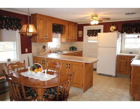 3 Ash St, Spencer, MA 01562 photo 4