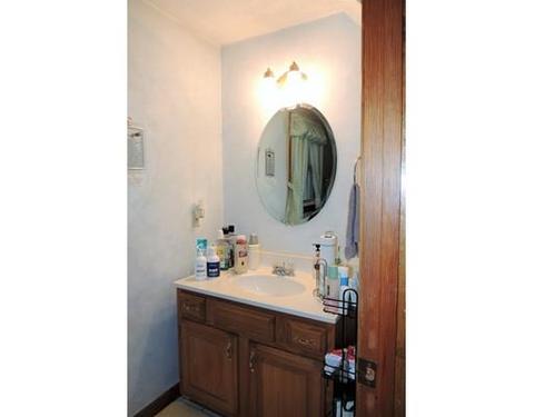 35 Matthew St, Springfield, MA 01128 photo 8