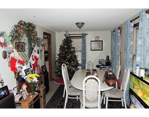 35 Matthew St, Springfield, MA 01128 photo 4