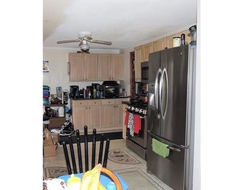 35 Matthew St, Springfield, MA 01128 photo 6