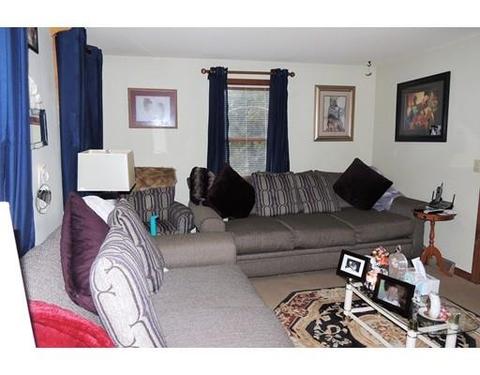 35 Matthew St, Springfield, MA 01128 photo 2