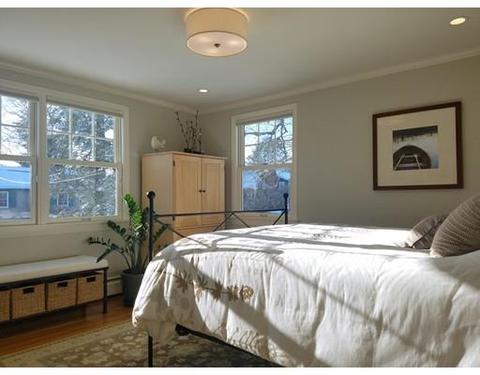 27 Beverly Ave, Marblehead, MA 01945 photo 11