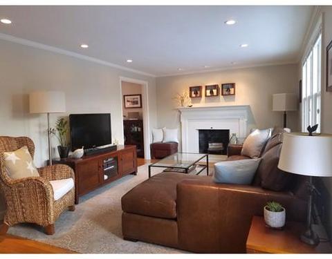 27 Beverly Ave, Marblehead, MA 01945 photo 4