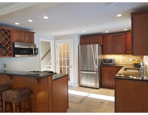 27 Beverly Ave, Marblehead, MA 01945 photo 6