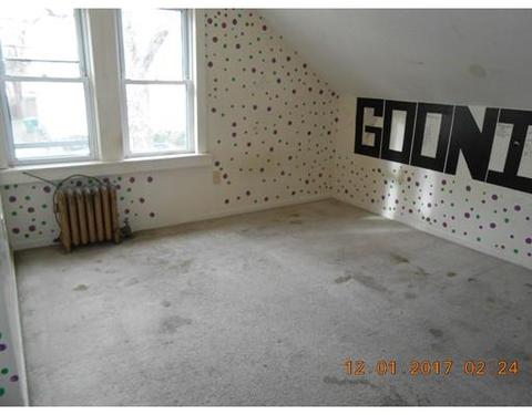 25 Myrtle St, Chicopee, MA 01013 photo 7