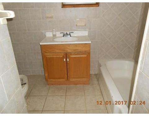 25 Myrtle St, Chicopee, MA 01013 photo 6
