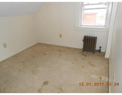 25 Myrtle St, Chicopee, MA 01013 photo 8