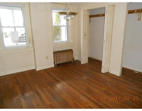 25 Myrtle St, Chicopee, MA 01013 photo 4