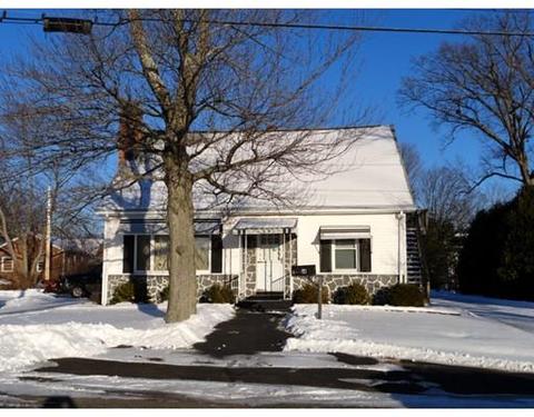 14 Ingham St, Chicopee, MA 01020 photo 2