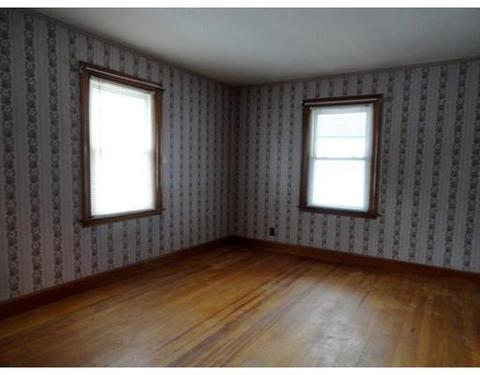 14 Ingham St, Chicopee, MA 01020 photo 11