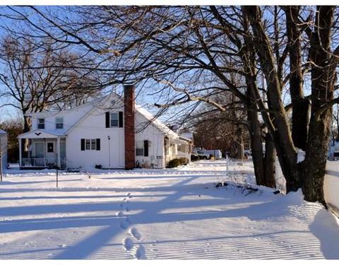 14 Ingham St, Chicopee, MA 01020 photo 3