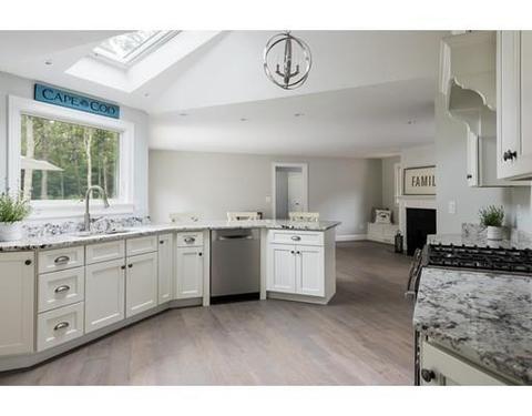 148 Paddock Cir, Mashpee, MA 02649 photo 4
