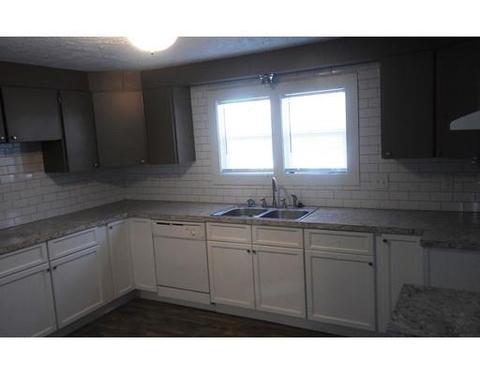 11 Coomes St, Springfield, MA 01108 photo 4
