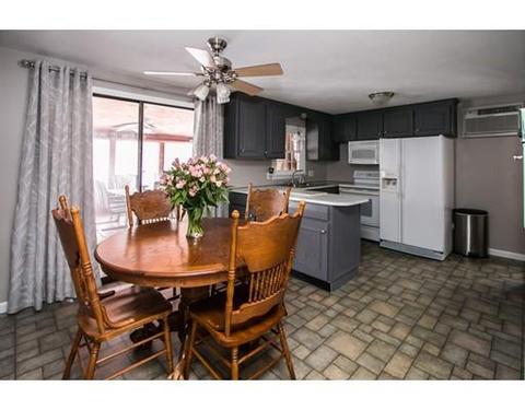 14 Como Dr, Chicopee, MA 01020 photo 5