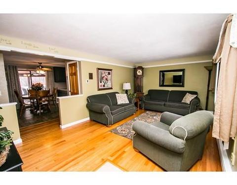 14 Como Dr, Chicopee, MA 01020 photo 10