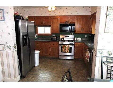 19 Waldo St, Dedham, MA 02026 photo 4