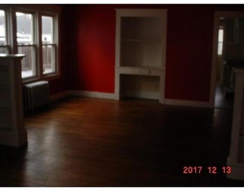 98 Draper St, Springfield, MA 01108 photo 4